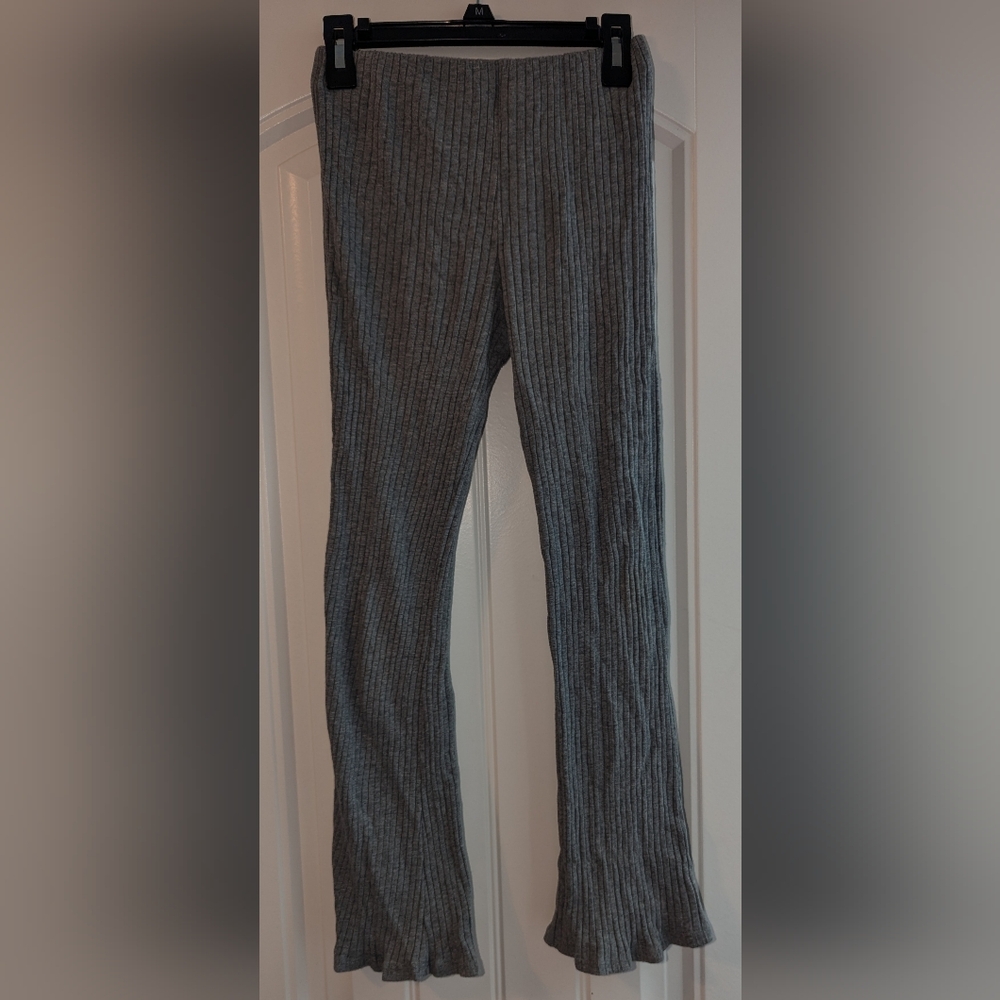 Gray Ribbed Flare Leggings